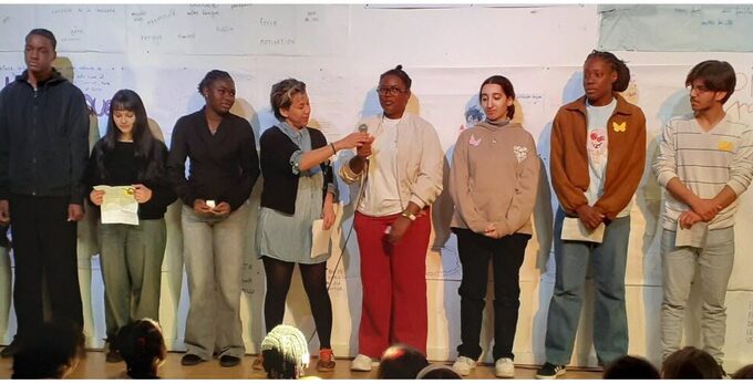 les-lyceens-allophones-avaient-prepare-un-manifeste-exprimant-leur-reflexion-autour-des-notions-de-famille-de-groupe-de-communaute-photo-annick-puvilland-1773861774.jpg